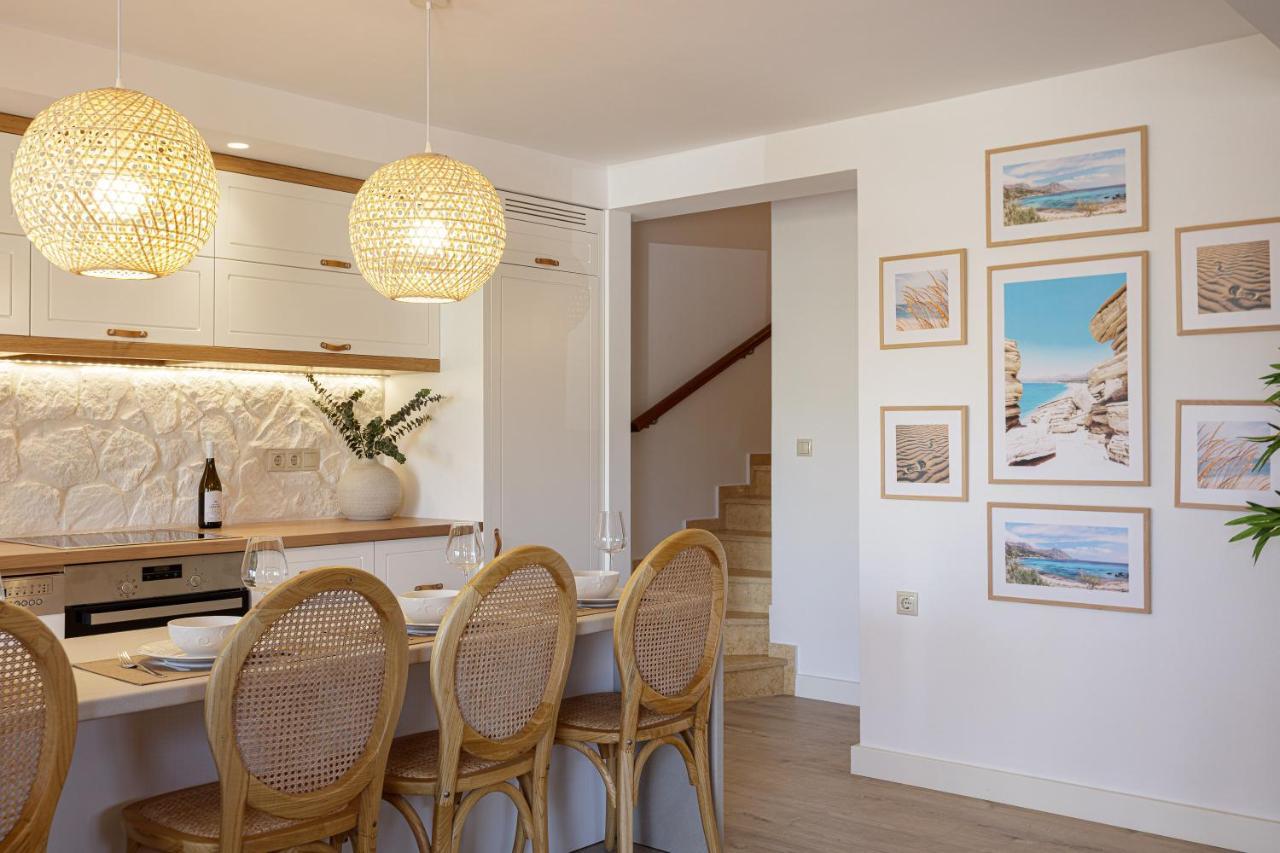 Villa Seashell -Wonderful Newly Renovated Villa On The Beach Galatás Exterior foto